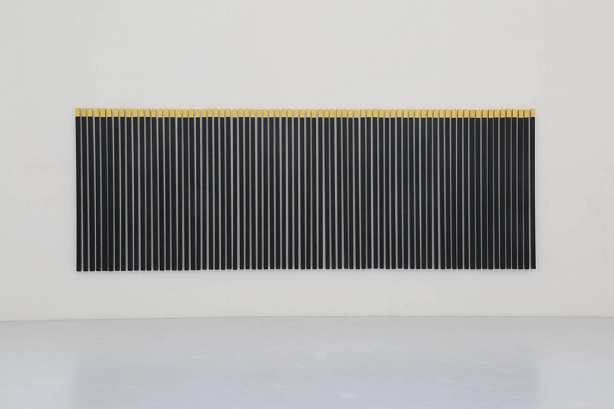 Tieni Duro | 2019 | Installation Morat Institut Freiburg | Eisenblech lackiert